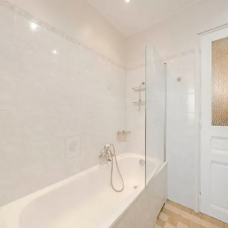 Cozystay 1225 Bourgeois Charm In Center Cannes
