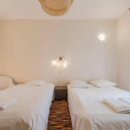 アパート Cozystay 1225 Bourgeois Charm In Center