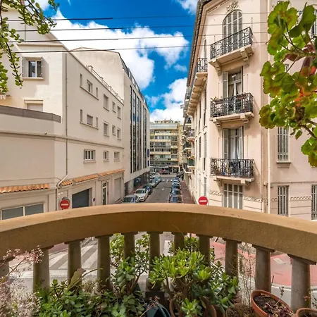 Cozystay 1225 Bourgeois Charm In Center * カンヌ