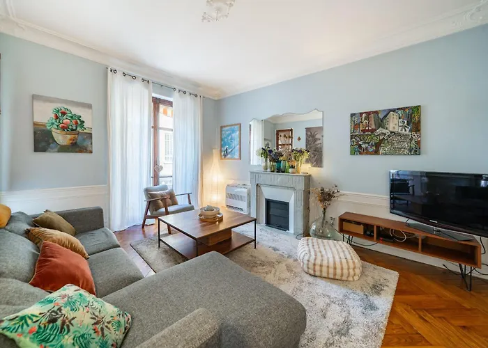 Cozystay 1225 Bourgeois Charm In Center アパート