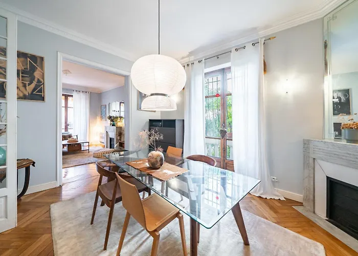 アパート Cozystay 1225 Bourgeois Charm In Center