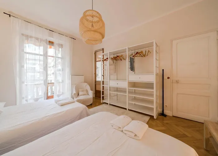 Cozystay 1225 Bourgeois Charm In Center アパート *