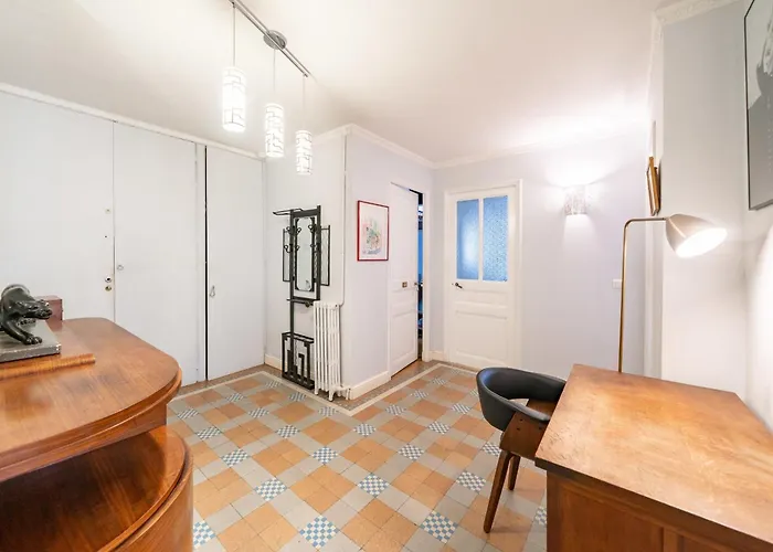 アパート Cozystay 1225 Bourgeois Charm In Center